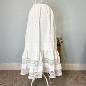 Stunning vintage edwardian/victorian tiered white prairie peasant skirt